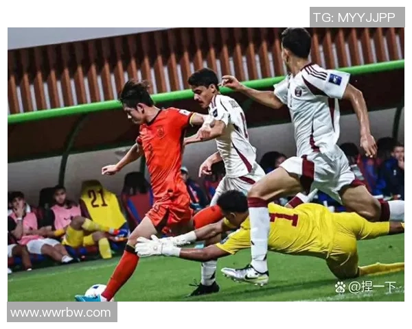 卡塔尔与韩国上半场激战回顾双方表现与战术分析 卡塔尔与韩国上半场激战回顾双方表现与战术分析